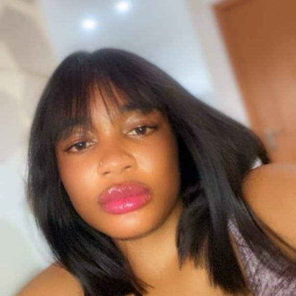 Profile photo of Coco Vee