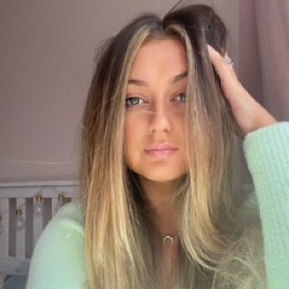 Profile photo of Taylor Maxwell