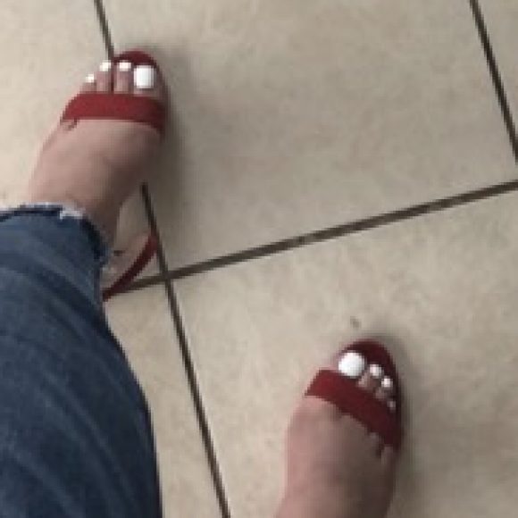 Profile photo of Leslie