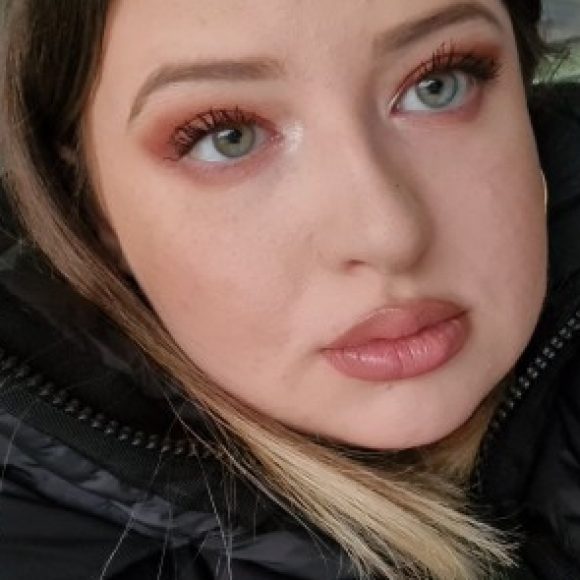 Profile photo of Laura