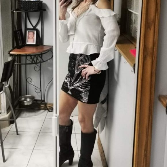 Profile photo of Samantha Bell