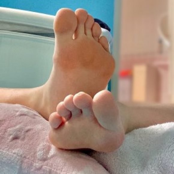 Profile photo of Feet-sisters