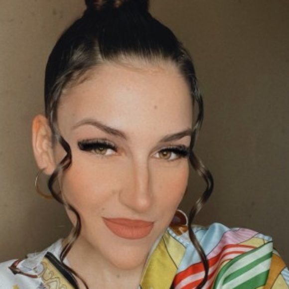 Profile photo of French Girl