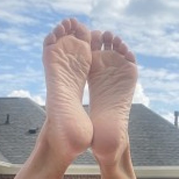 Profile photo of Hot for Teacher Feet