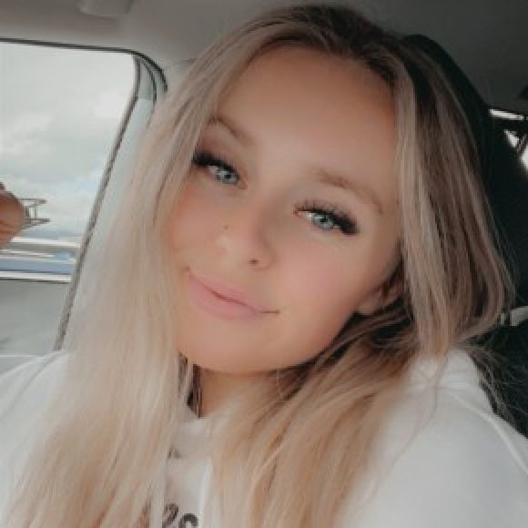 Profile photo of Emilee Nicole