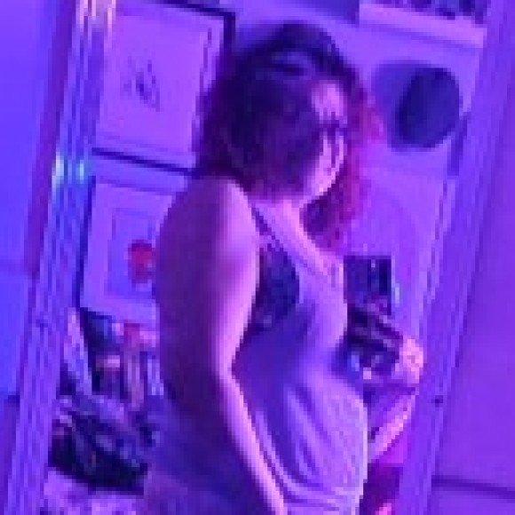 Profile photo of Izzy Rae