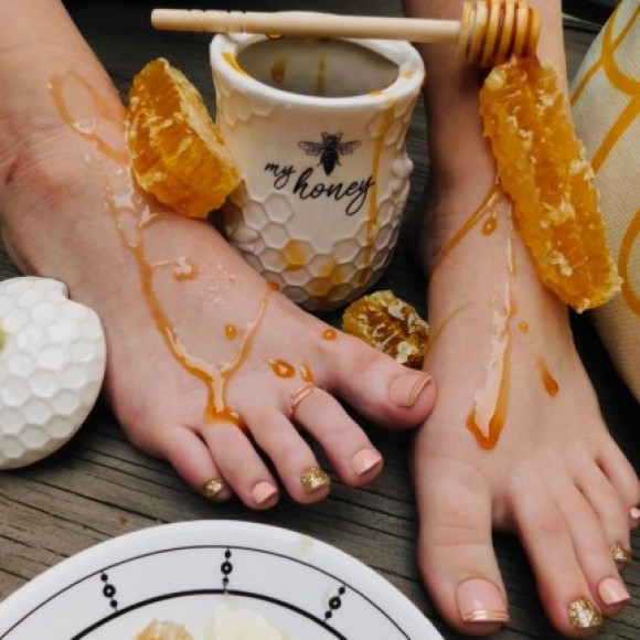 Profile photo of Honey Toes