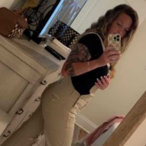 Profile photo of Chelsea Burdin