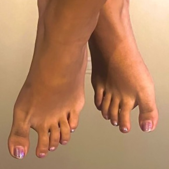 Profile photo of BareFootBombae