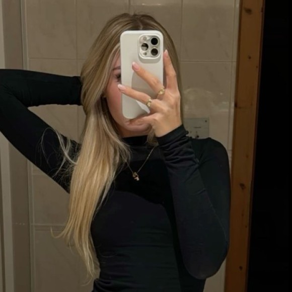 Profile photo of Louise