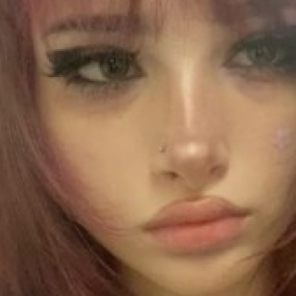 Profile photo of Julianna