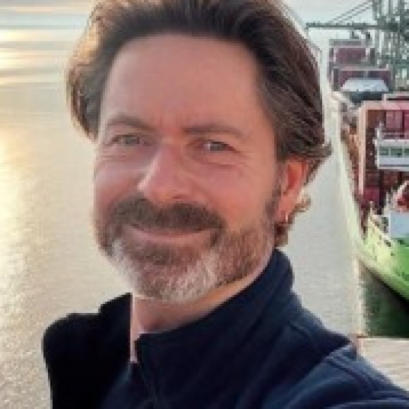 Profile photo of thomas