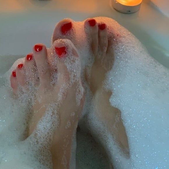 Profile photo of velvetfeet