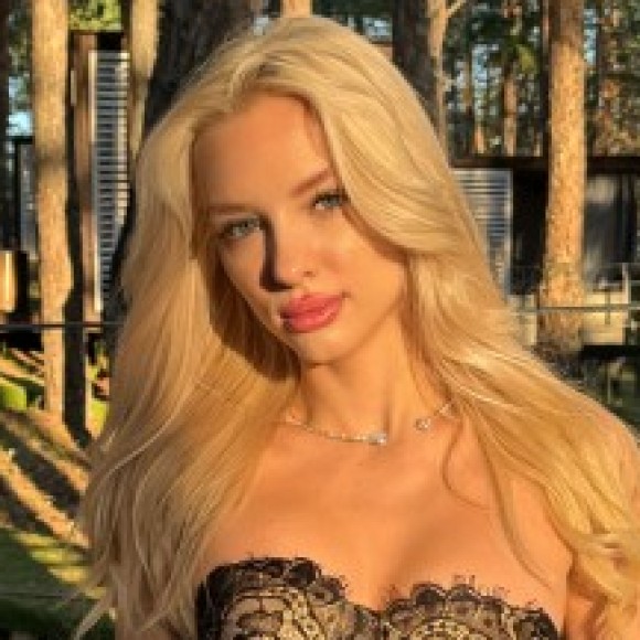 Profile photo of Алёна