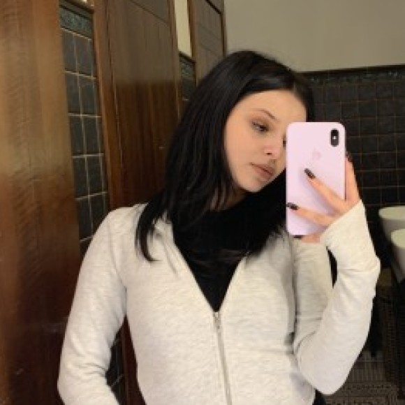 Profile photo of Valeria