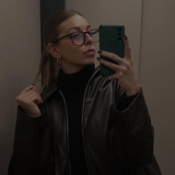 Profile photo of Elena