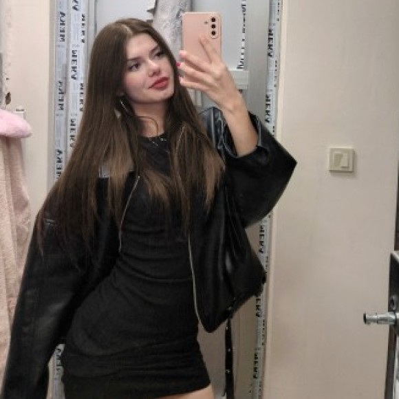 Profile photo of Elif Naz