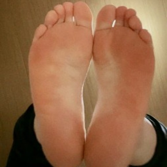 Profile photo of ivy feet