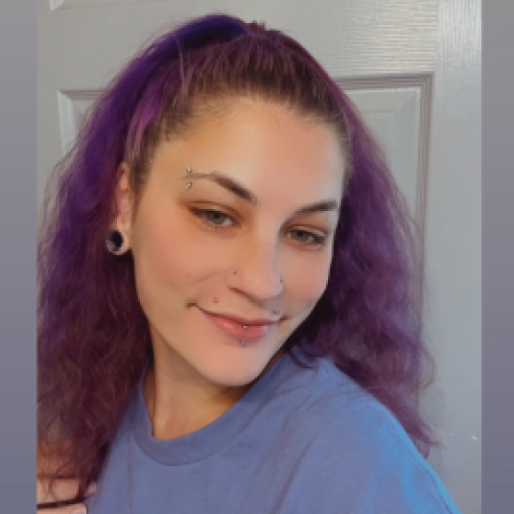 Haley – Feetify.com