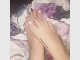 My feet look so long here