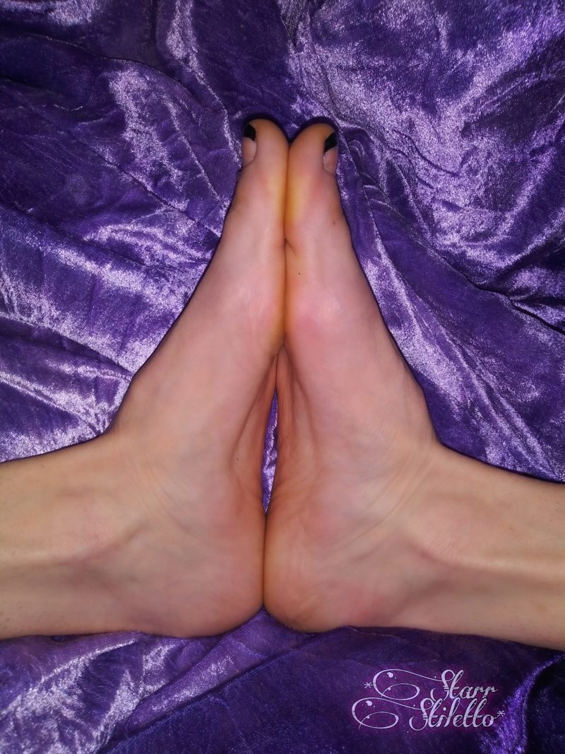 praying-feet