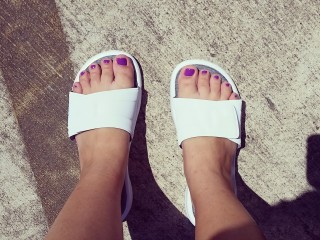 Purple toes