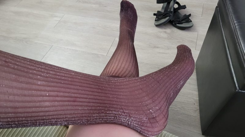 dress-socks-and-legs