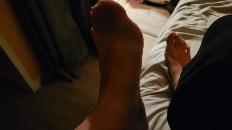 nighttime-feet-2