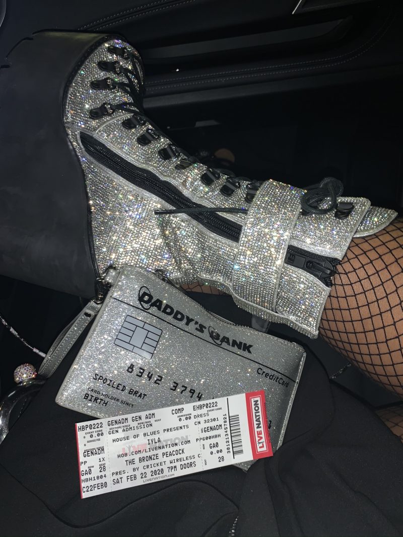 concert-feet