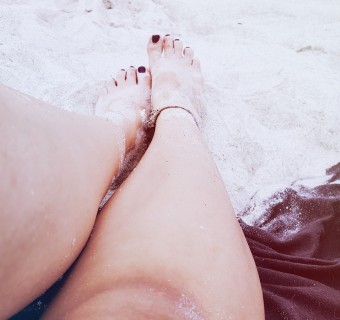 Beach Feet-min