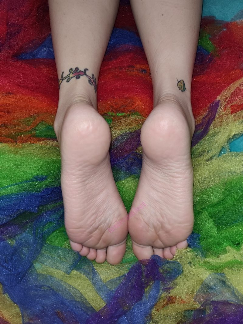 colorful-feet-2